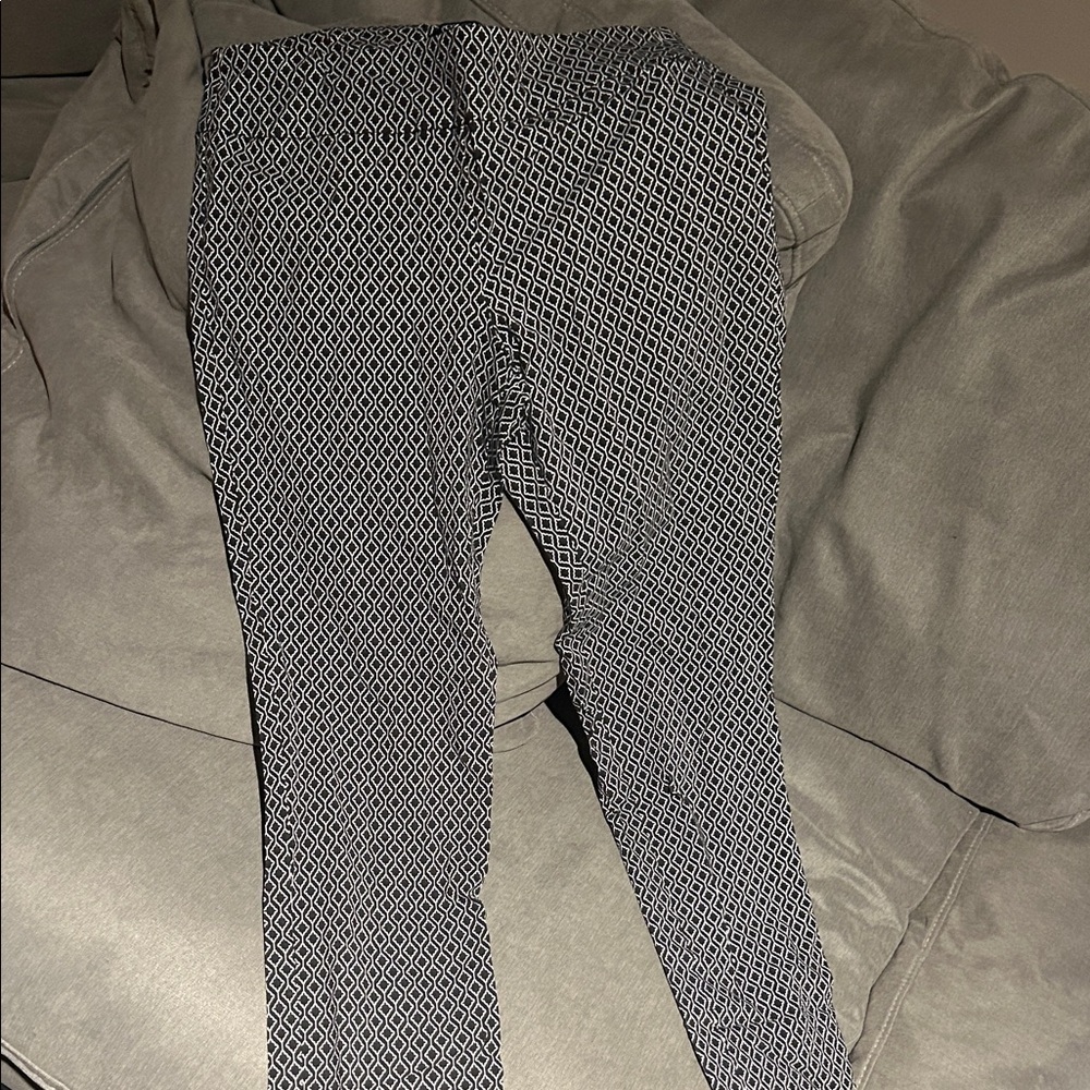 Roz & Ali Geometric Black and White Pants